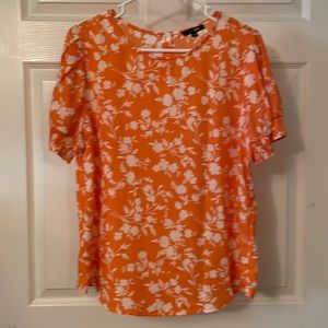 New w/o tags PaperMoon orange & off white floral short sleeve blouse